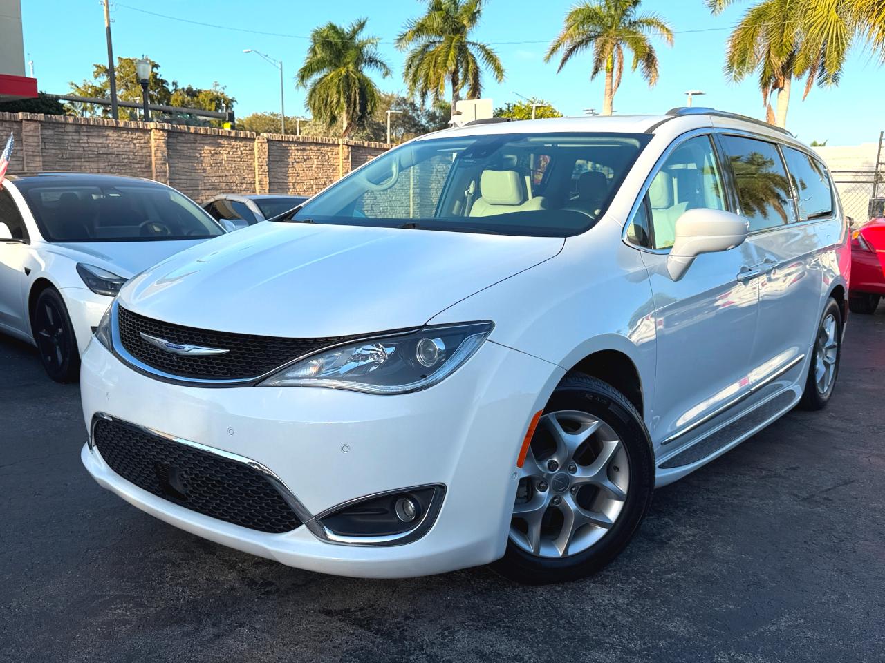 Chrysler Pacifica Touring-L Plus 2019