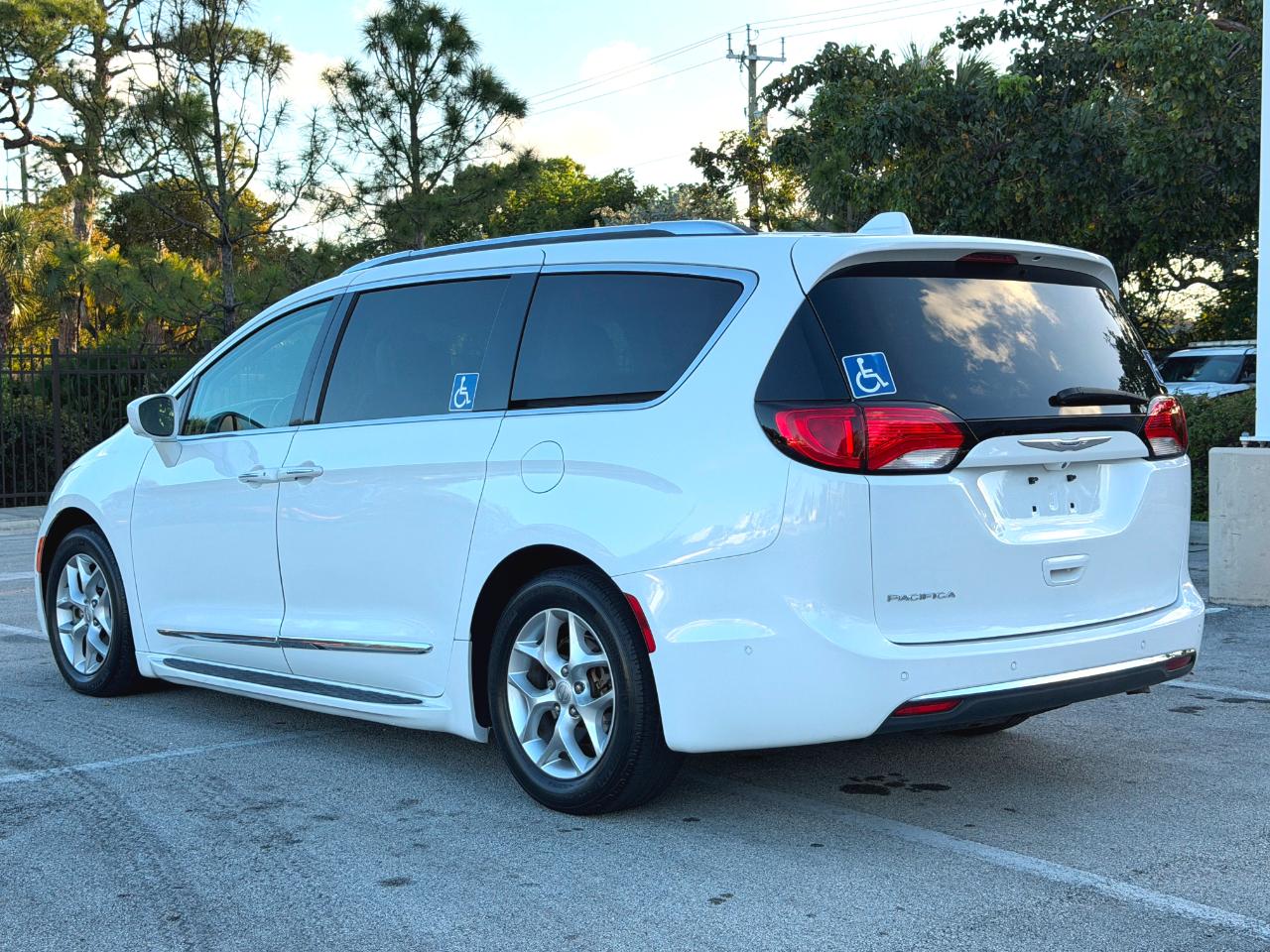 Chrysler Pacifica Touring-L Plus 2019