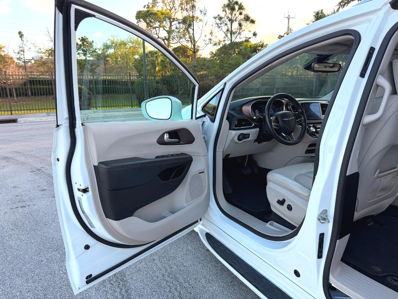 Chrysler Pacifica Touring-L Plus 2019