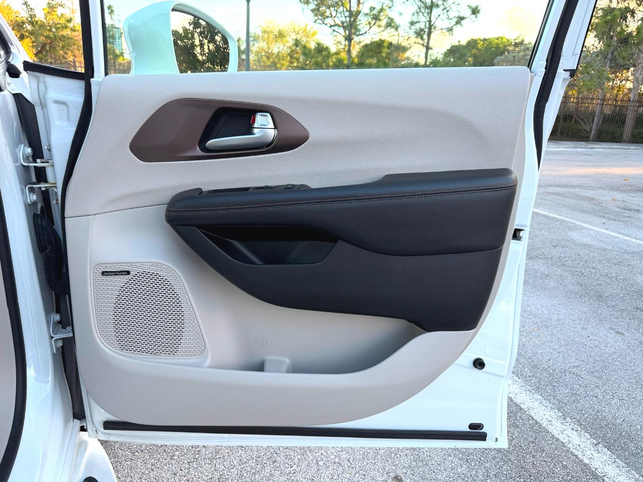 Chrysler Pacifica Touring-L Plus 2019