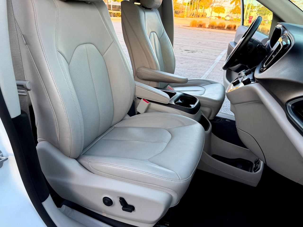 Chrysler Pacifica Touring-L Plus 2019