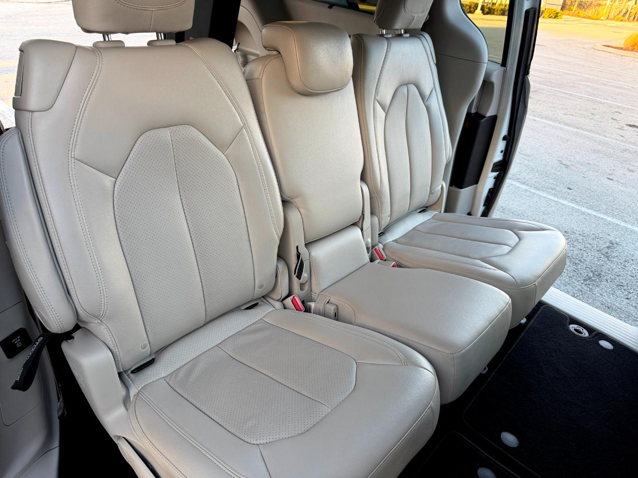 Chrysler Pacifica Touring-L Plus 2019