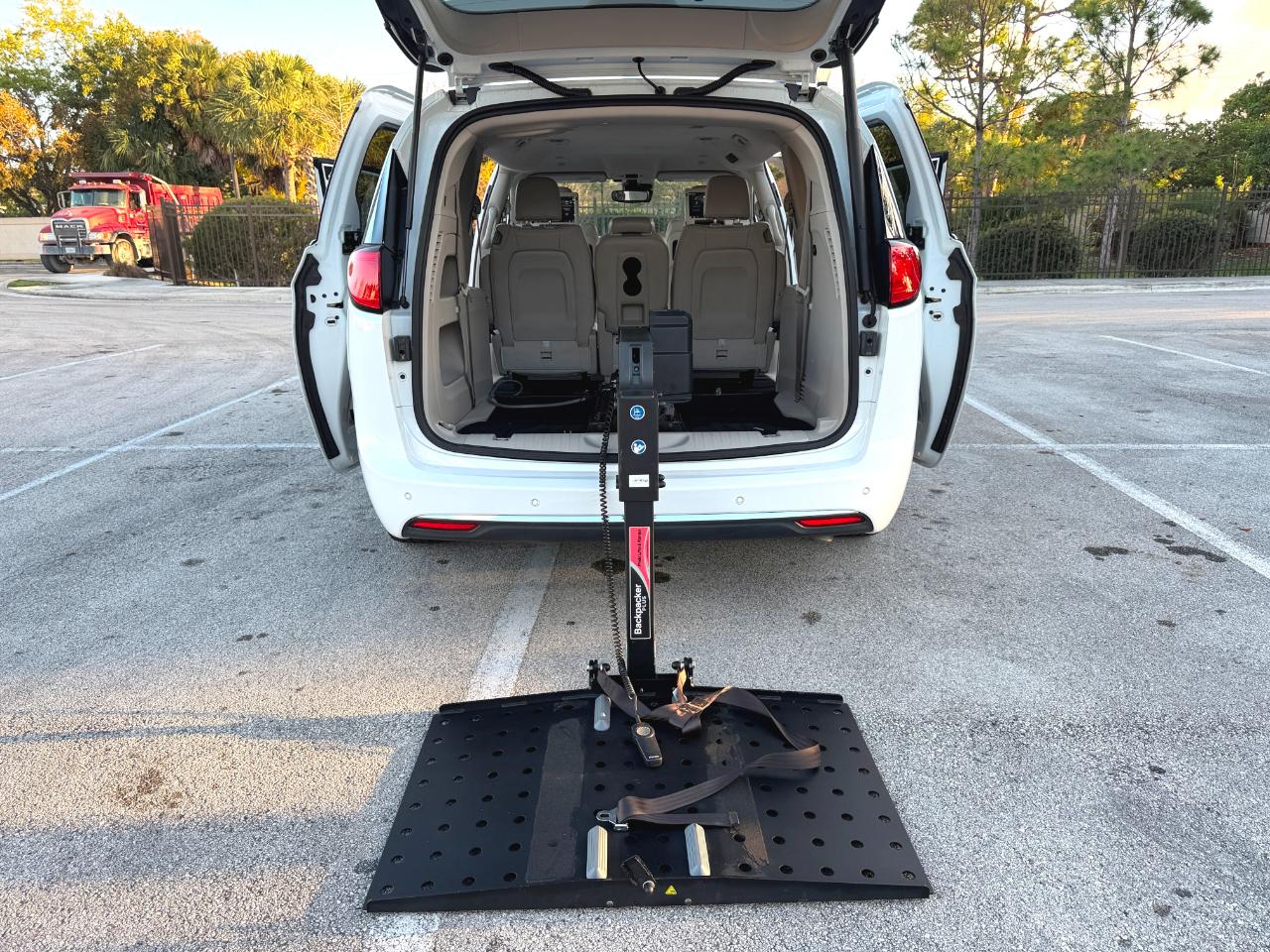 Chrysler Pacifica Touring-L Plus 2019