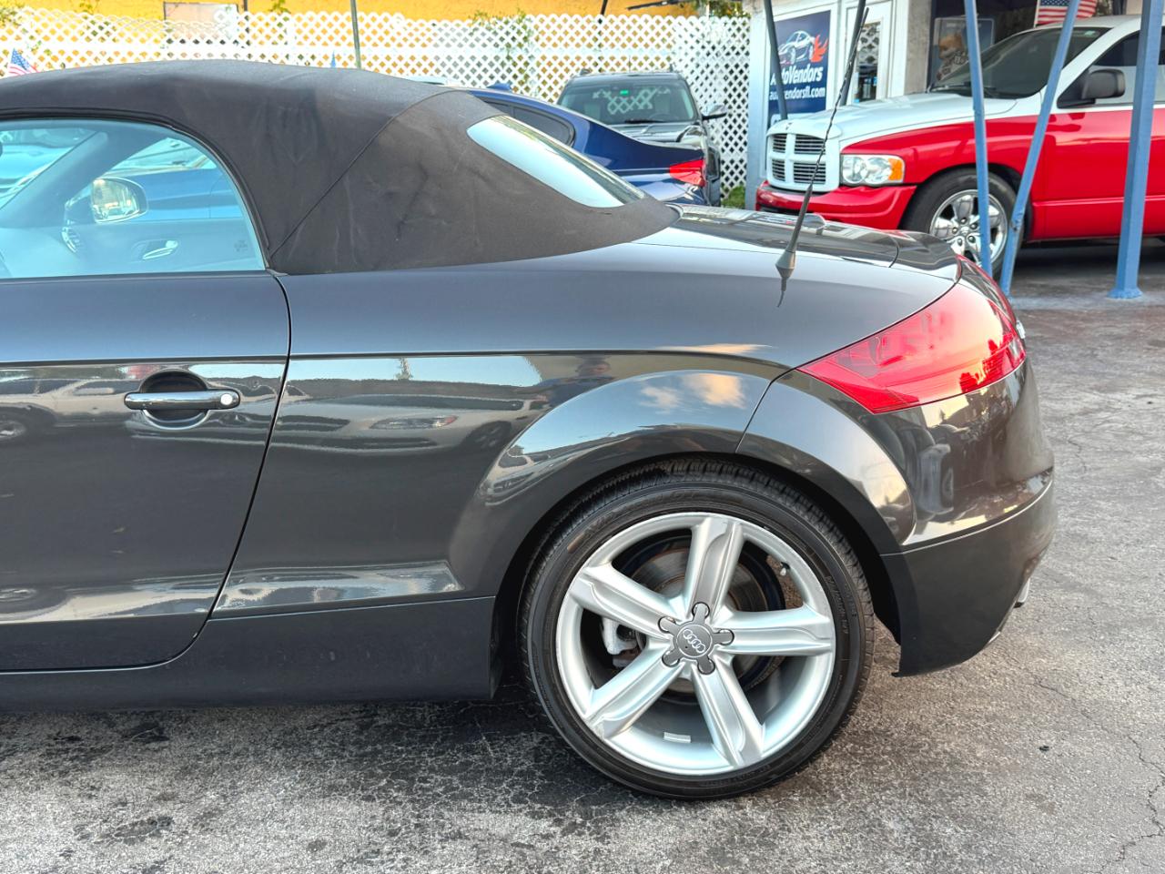 Audi TT 2.0T Roadster quattro S tronic 2011