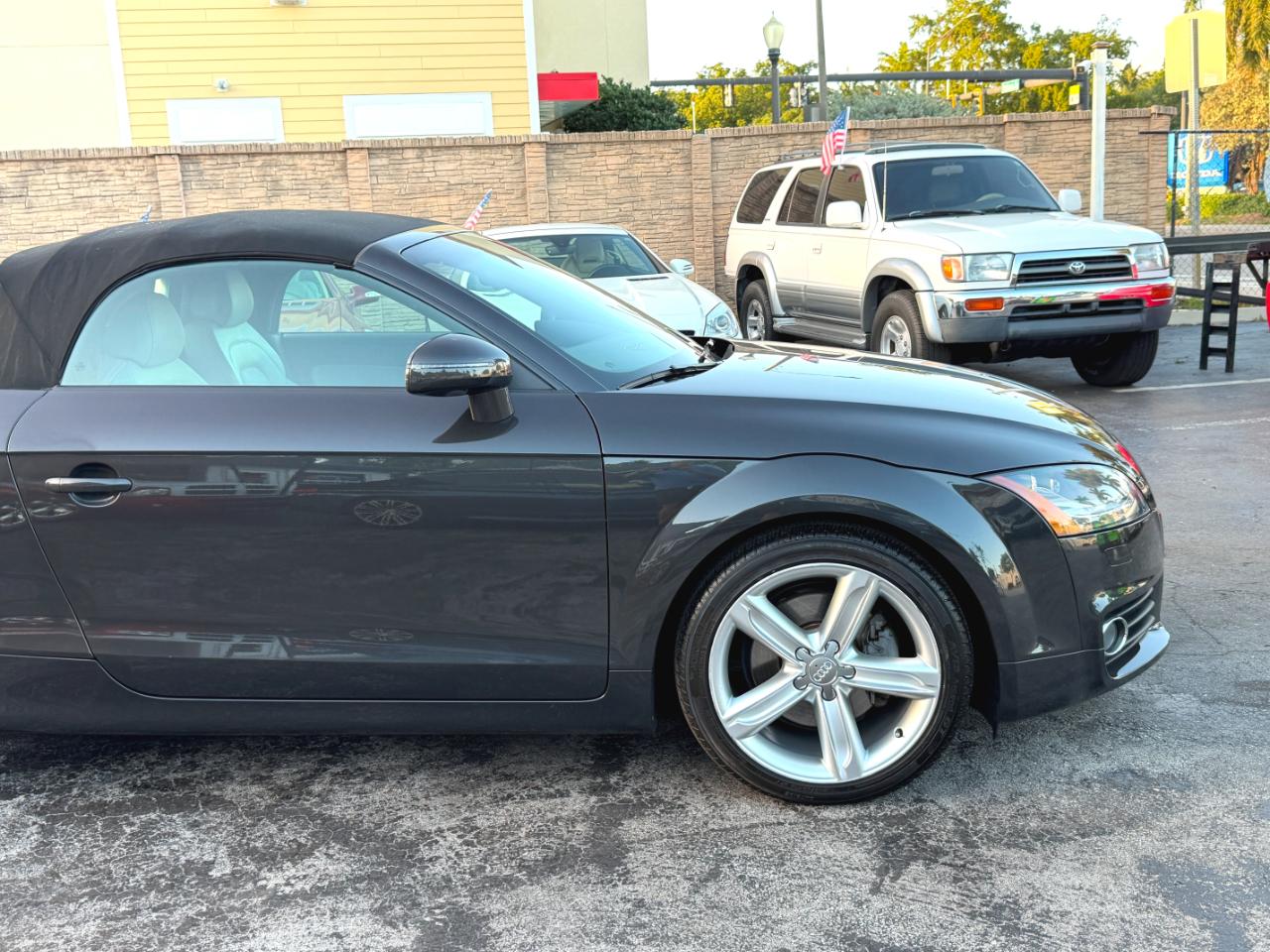Audi TT 2.0T Roadster quattro S tronic 2011