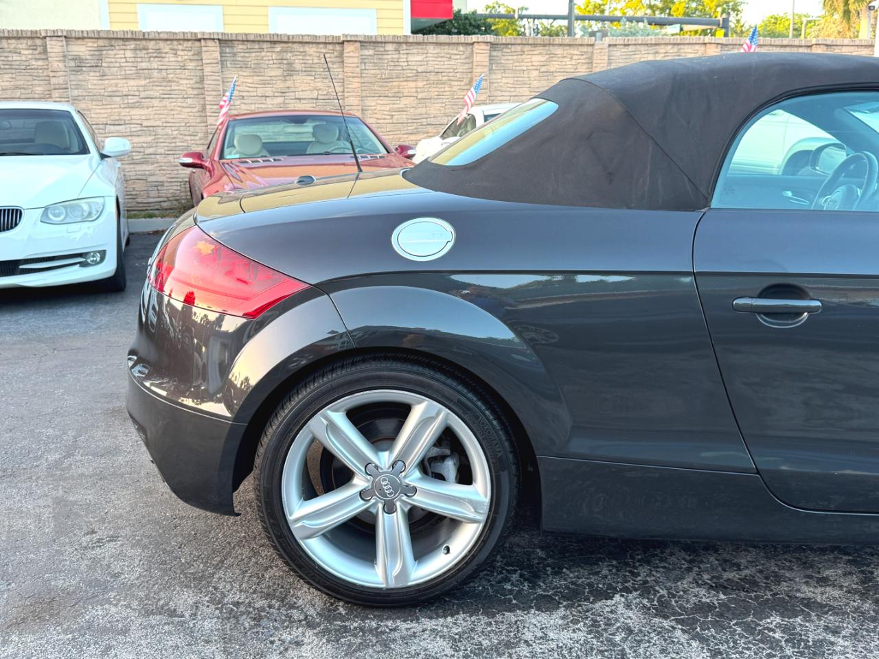 Audi TT 2.0T Roadster quattro S tronic 2011