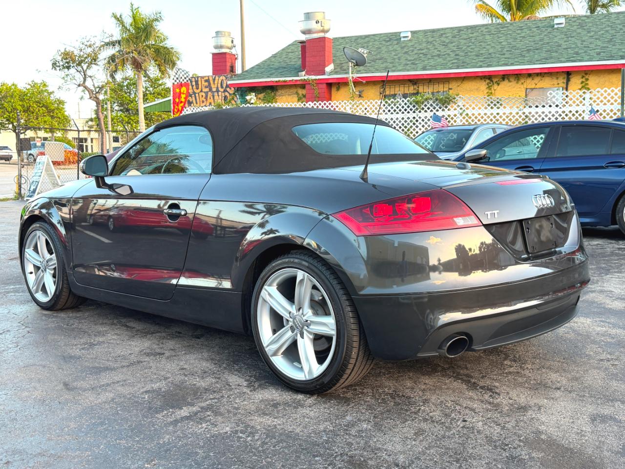 Audi TT 2.0T Roadster quattro S tronic 2011
