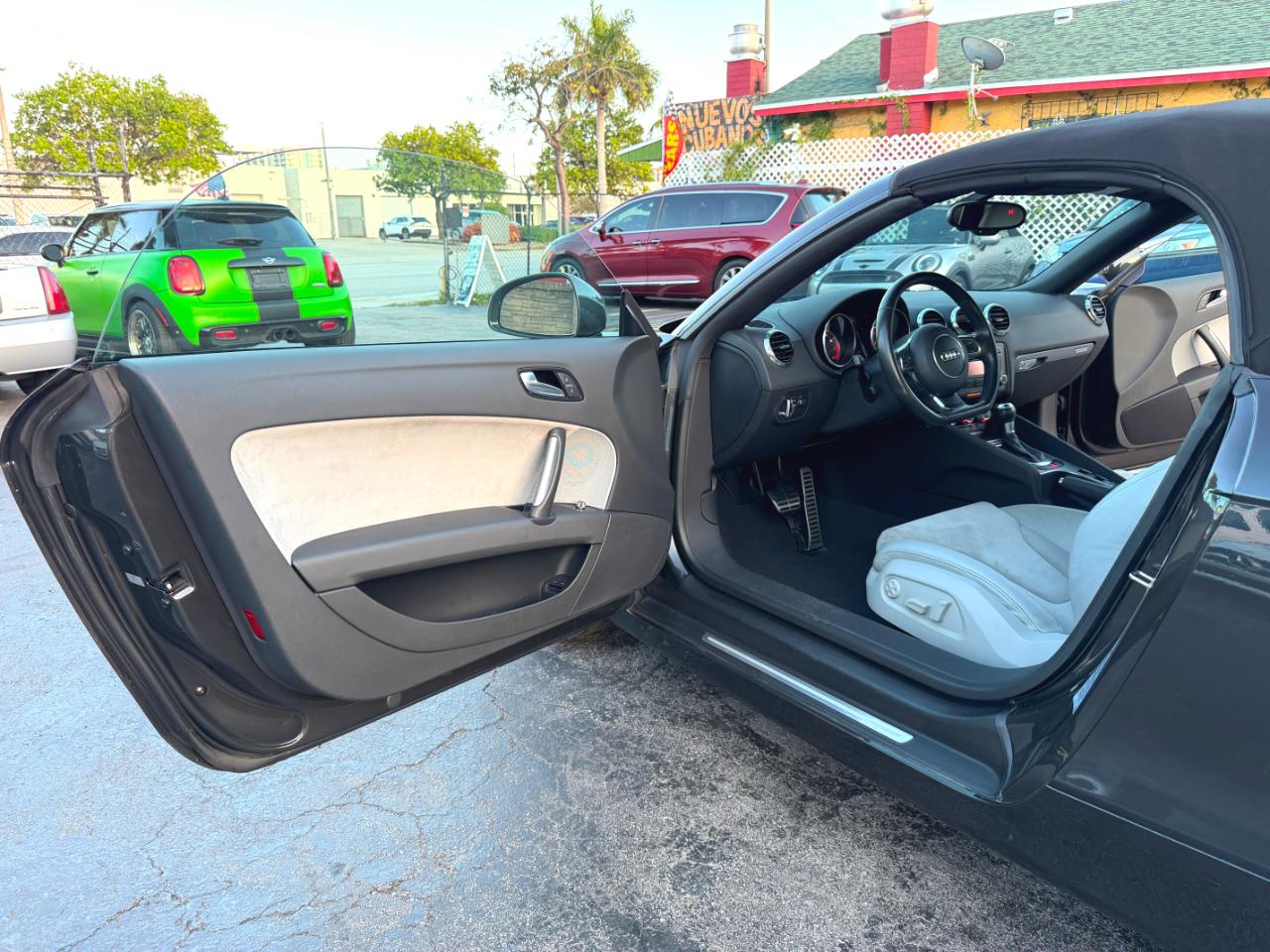 Audi TT 2.0T Roadster quattro S tronic 2011