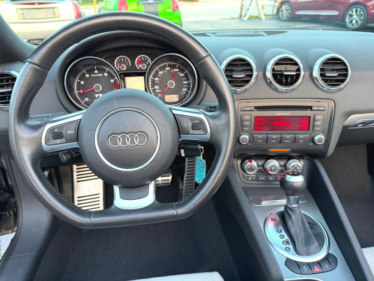 Audi TT 2.0T Roadster quattro S tronic 2011