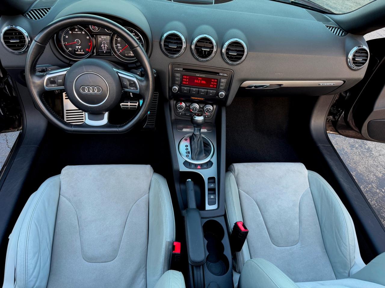 Audi TT 2.0T Roadster quattro S tronic 2011