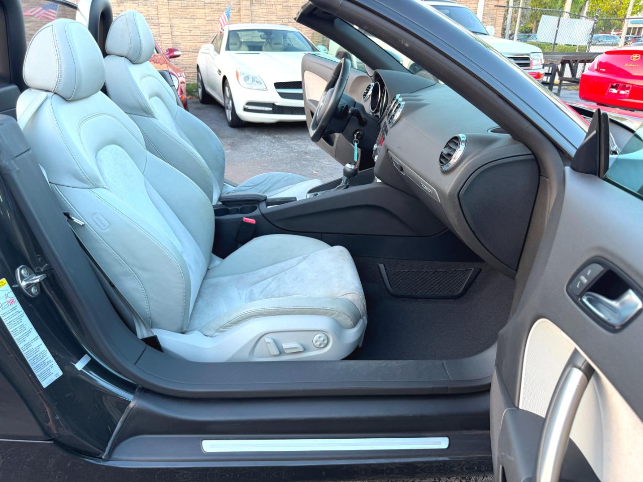 Audi TT 2.0T Roadster quattro S tronic 2011