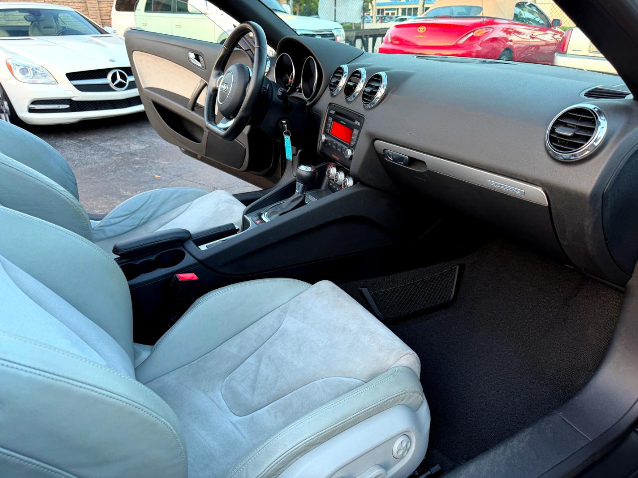 Audi TT 2.0T Roadster quattro S tronic 2011