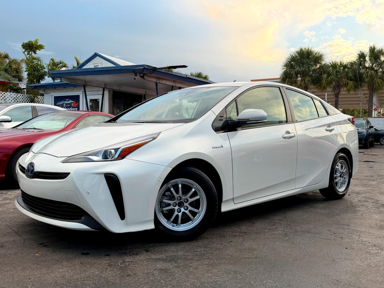 Toyota Prius L Eco 2020