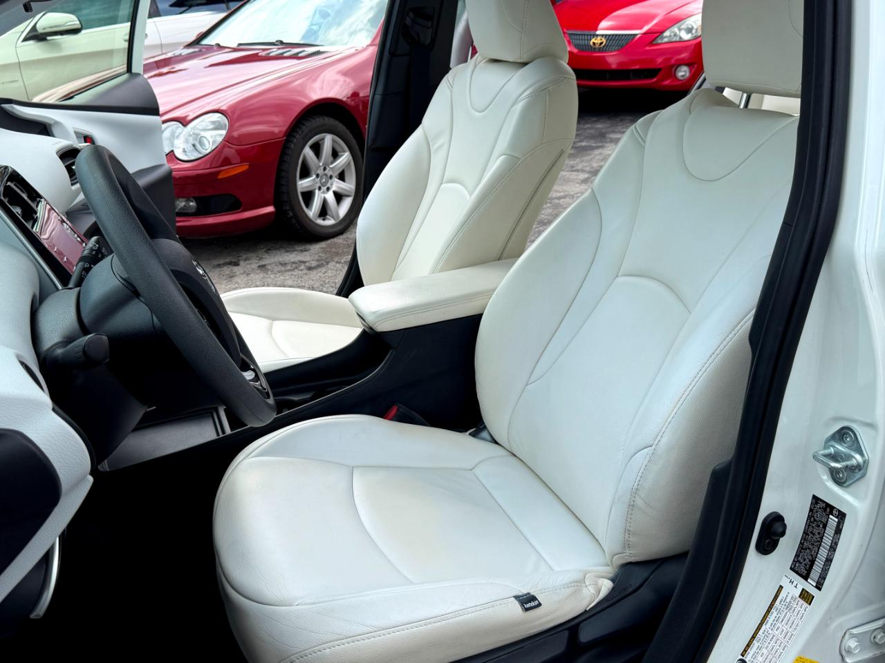 Toyota Prius L Eco 2020