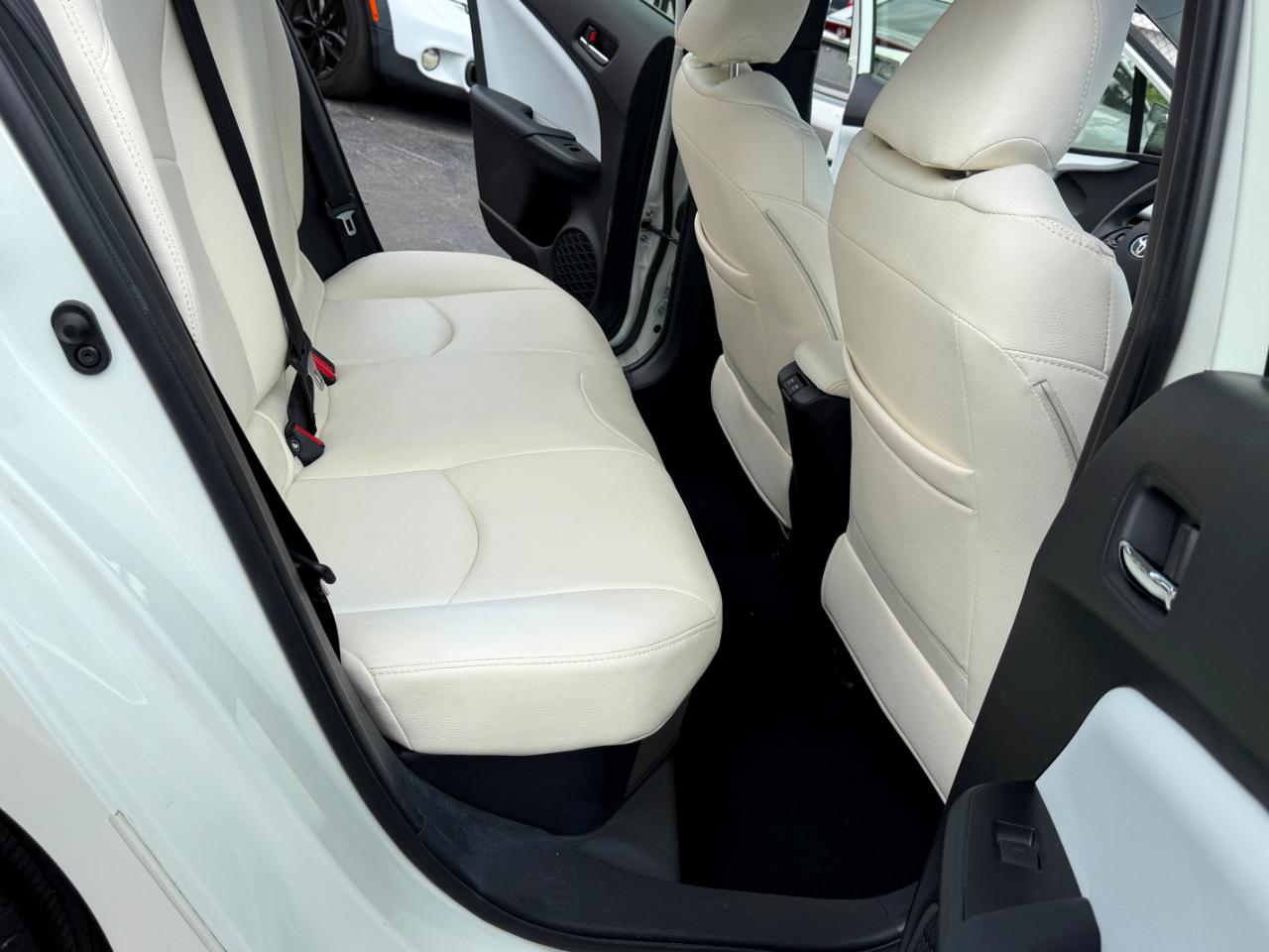 Toyota Prius L Eco 2020