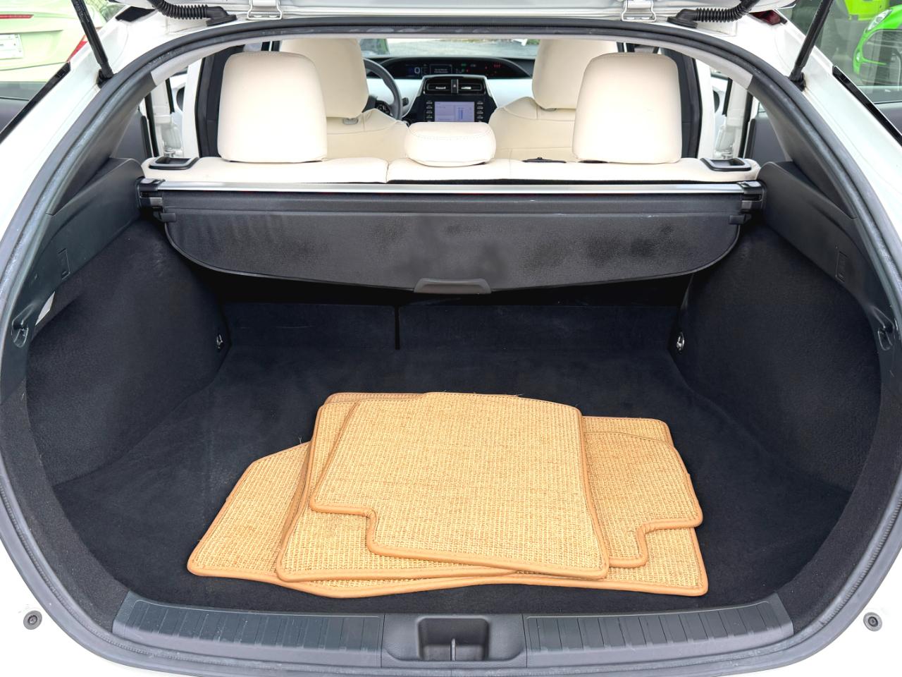 Toyota Prius L Eco 2020