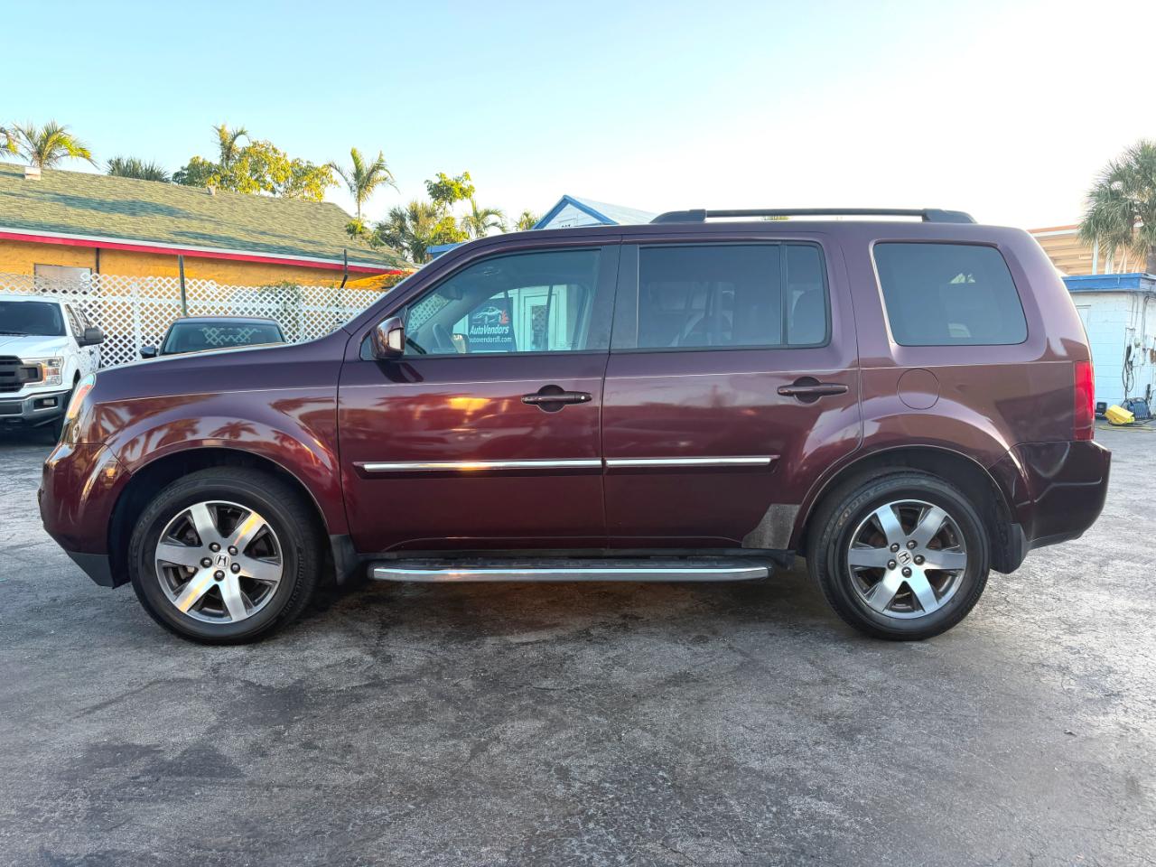 Honda Pilot Touring 2WD 5-Spd AT with DVD 2012