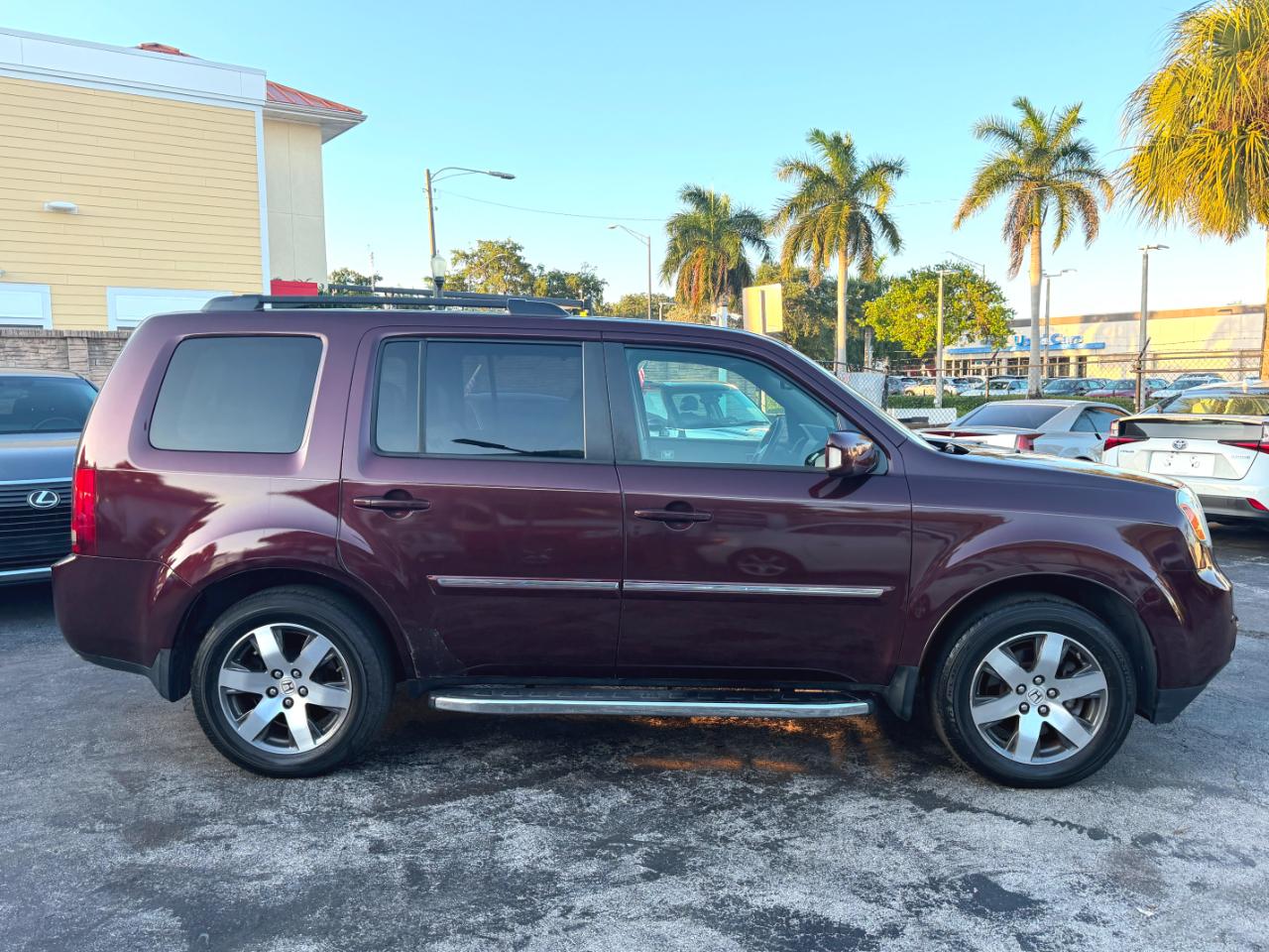 Honda Pilot Touring 2WD 5-Spd AT with DVD 2012