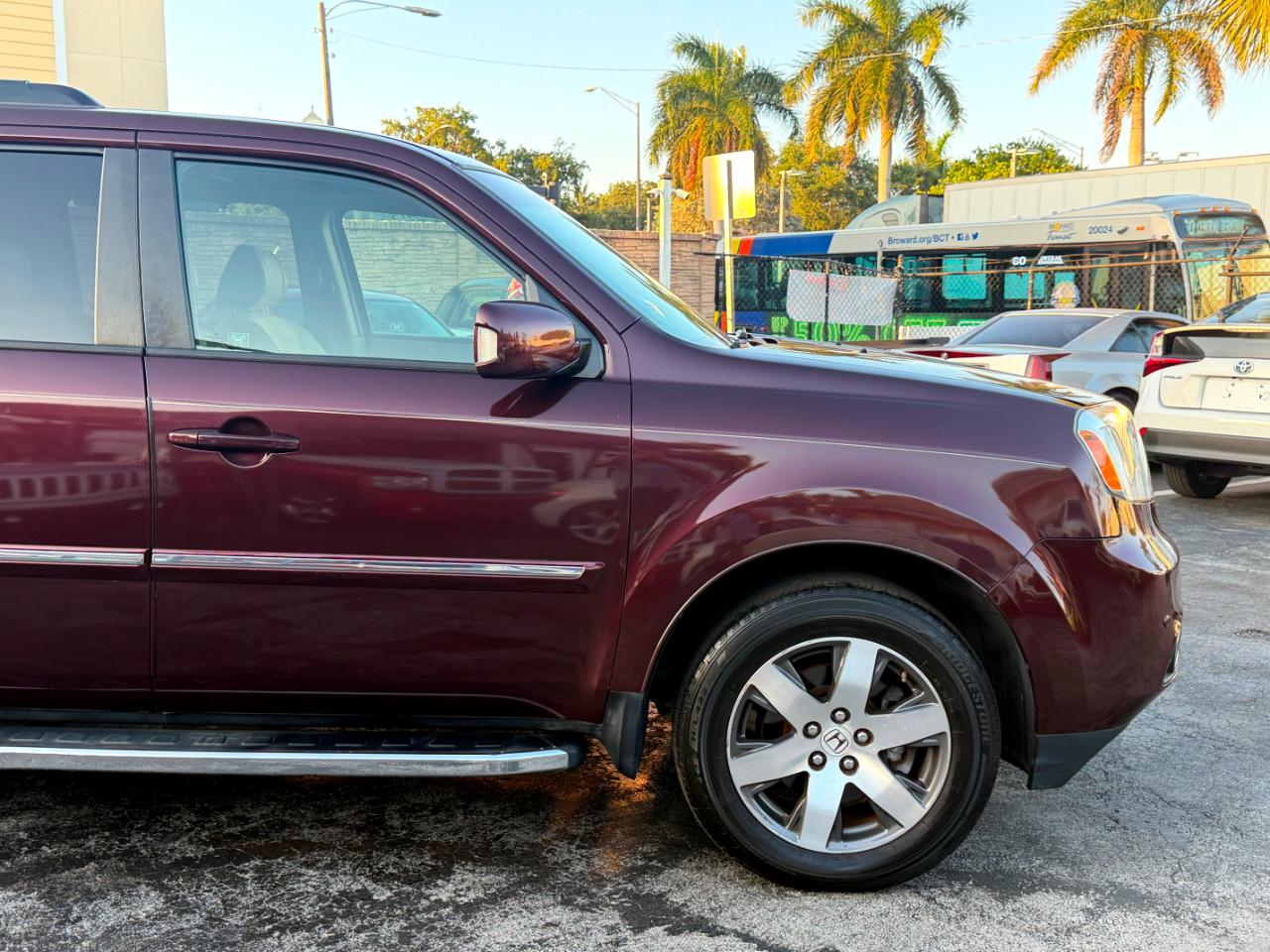 Honda Pilot Touring 2WD 5-Spd AT with DVD 2012