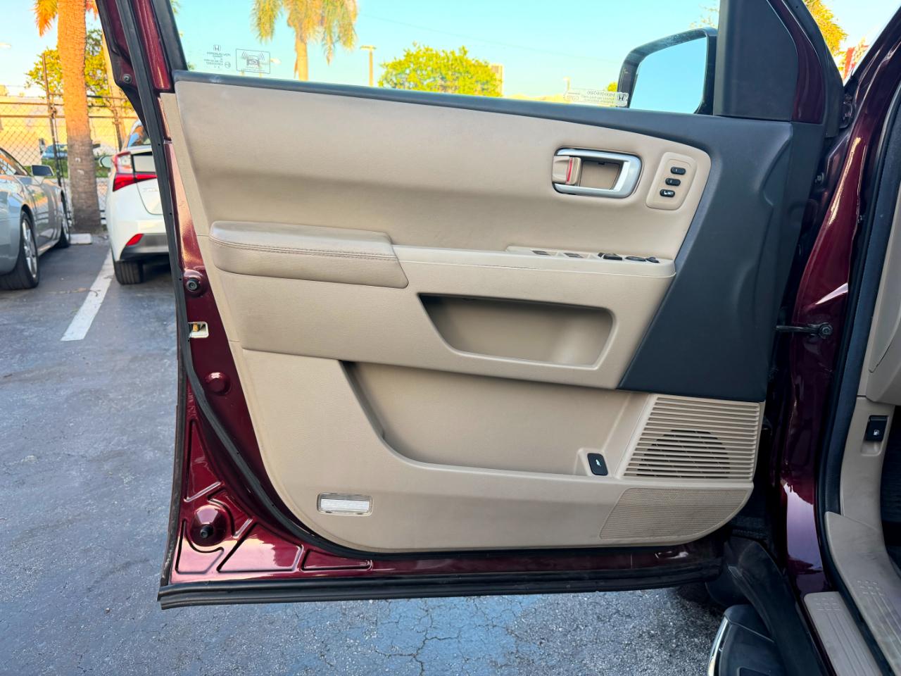 Honda Pilot Touring 2WD 5-Spd AT with DVD 2012