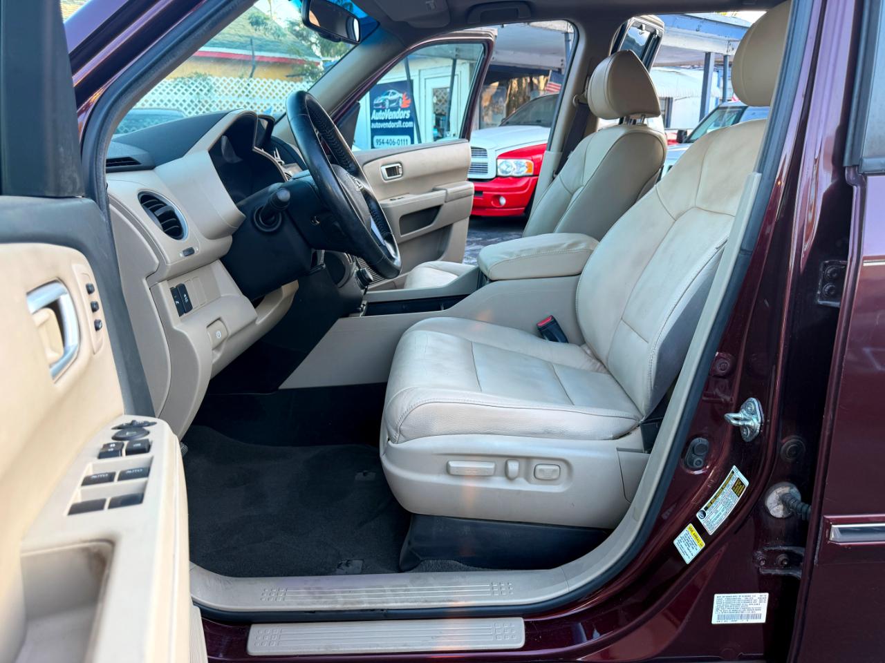 Honda Pilot Touring 2WD 5-Spd AT with DVD 2012