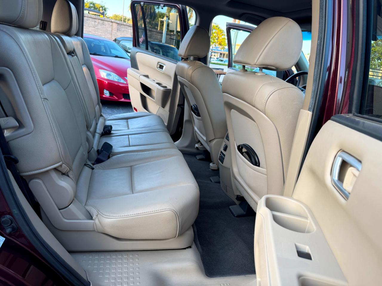 Honda Pilot Touring 2WD 5-Spd AT with DVD 2012