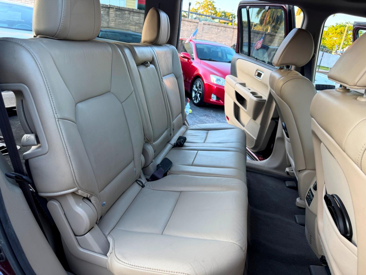 Honda Pilot Touring 2WD 5-Spd AT with DVD 2012