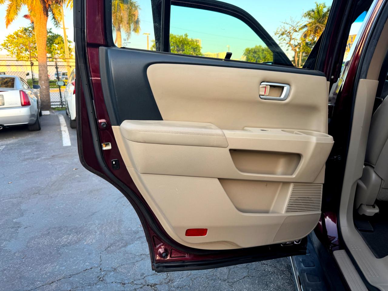Honda Pilot Touring 2WD 5-Spd AT with DVD 2012