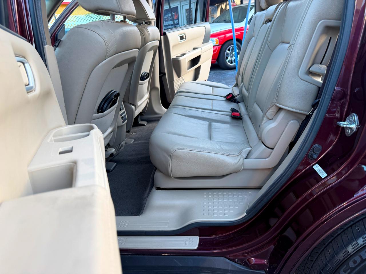 Honda Pilot Touring 2WD 5-Spd AT with DVD 2012