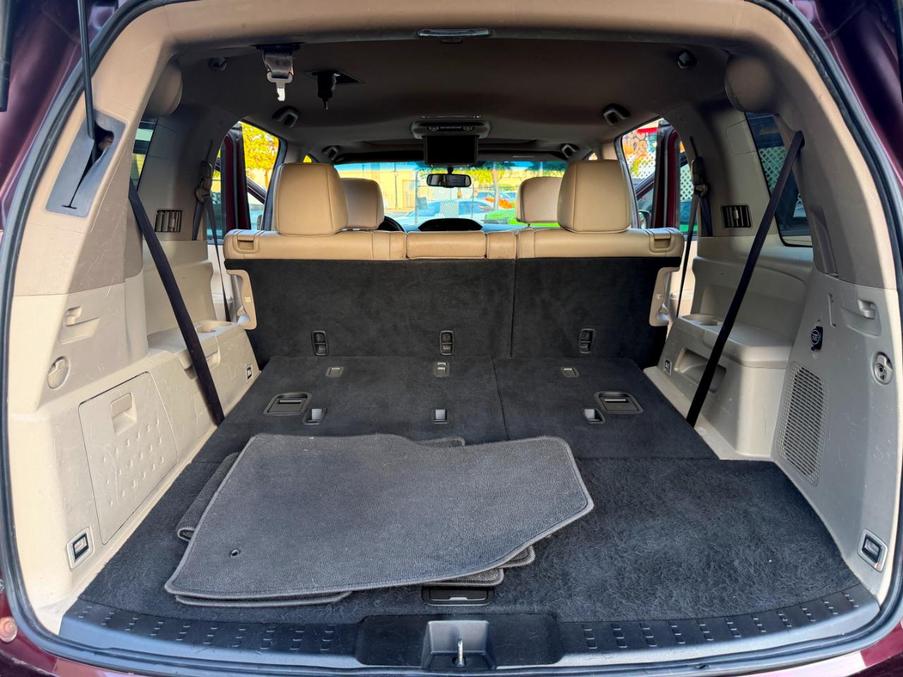 Honda Pilot Touring 2WD 5-Spd AT with DVD 2012