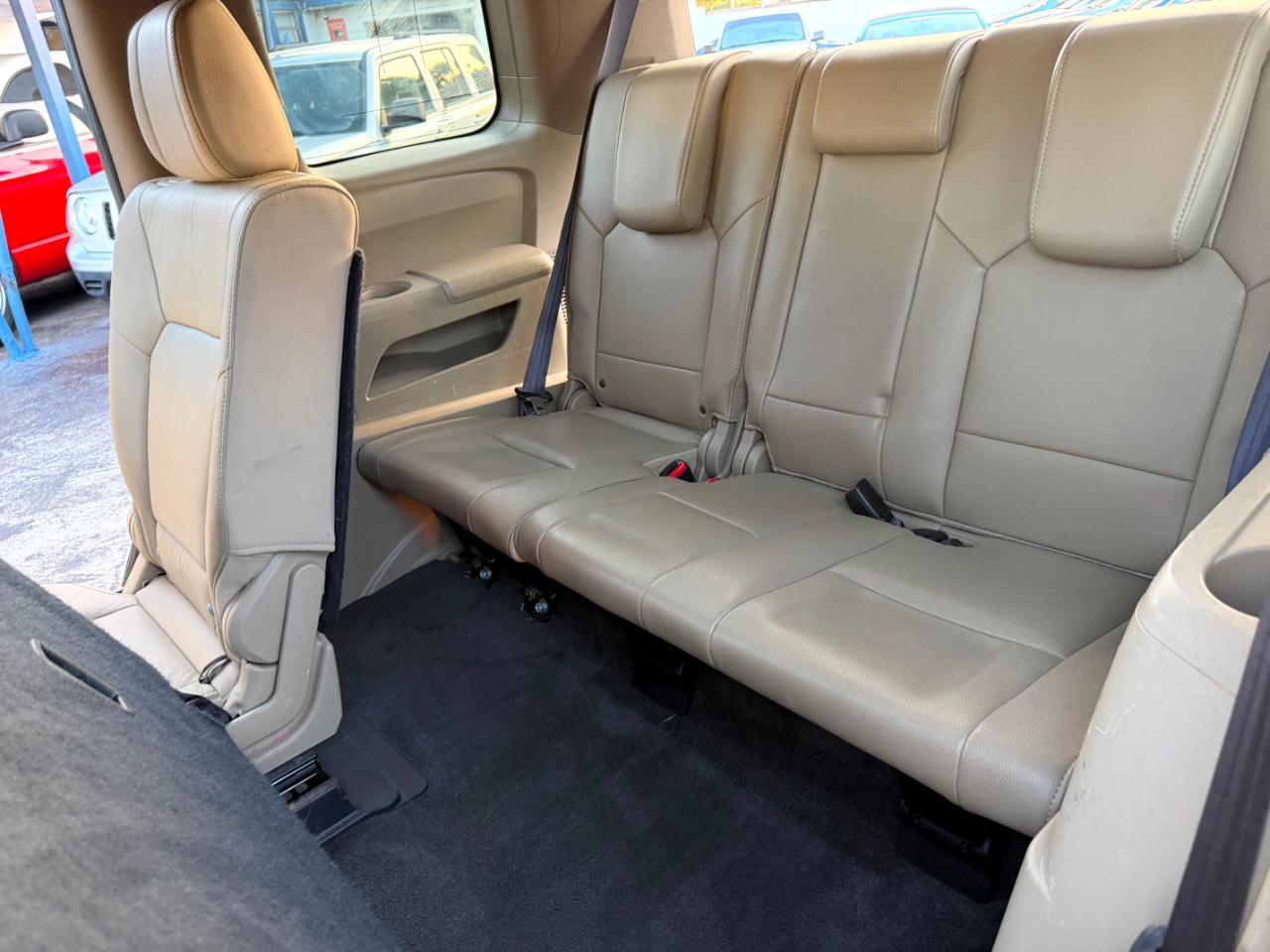 Honda Pilot Touring 2WD 5-Spd AT with DVD 2012