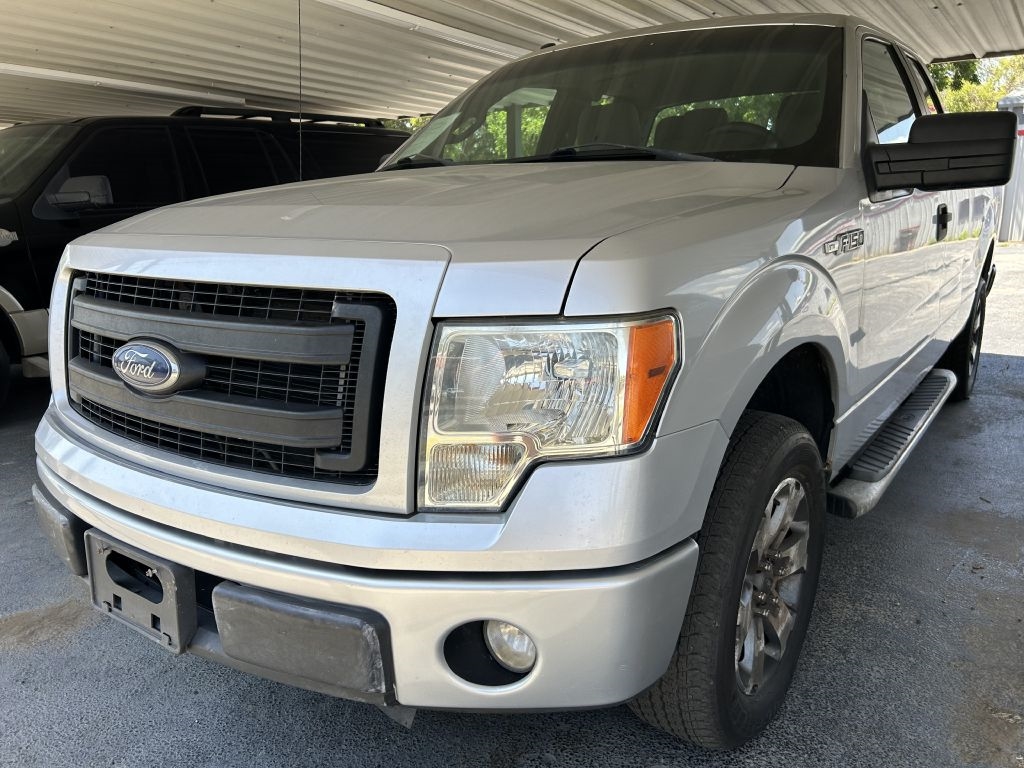 2013 Ford F-150 XL SuperCab 8-ft. Bed 2WD