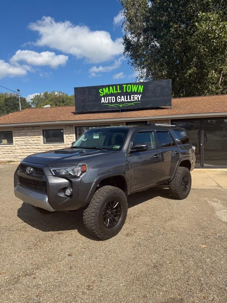 2017 Toyota 4Runner SR5 4WD (Natl)