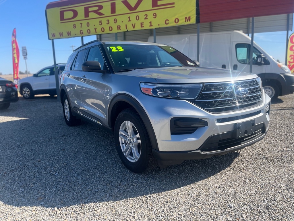 2023 Ford Explorer XLT's photo