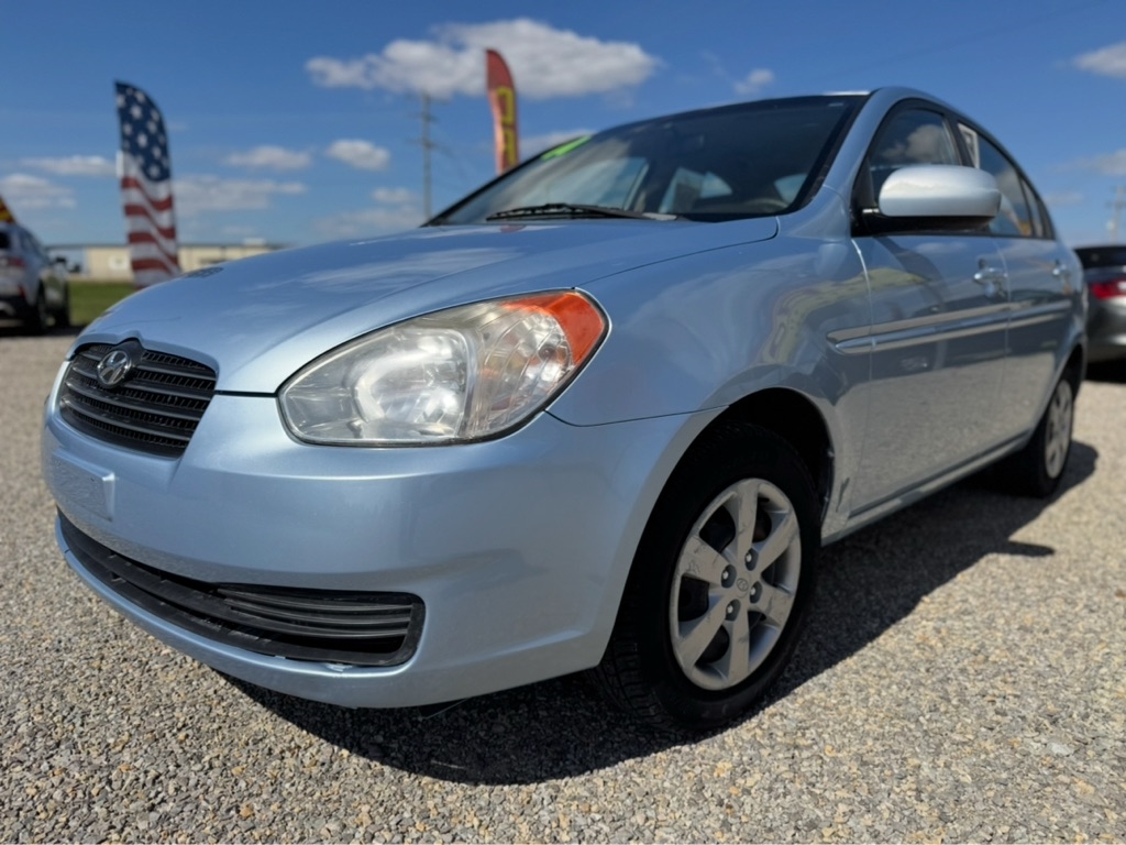 2011 Hyundai Accent SE's photo