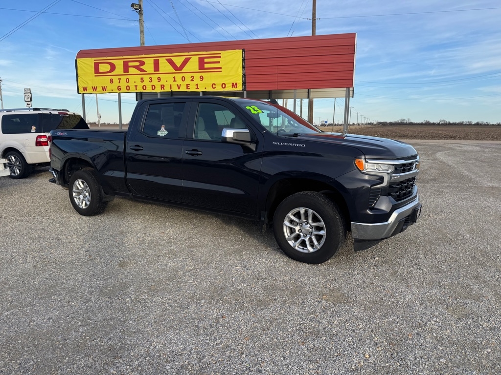 2023 Chevrolet Silverado 1500 LT's photo