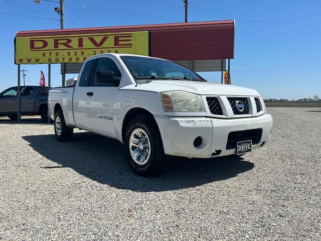 White 2005 Nissan Titan XE King Cab 2WD Pickup Truck Rear-Wheel Drive Automatic