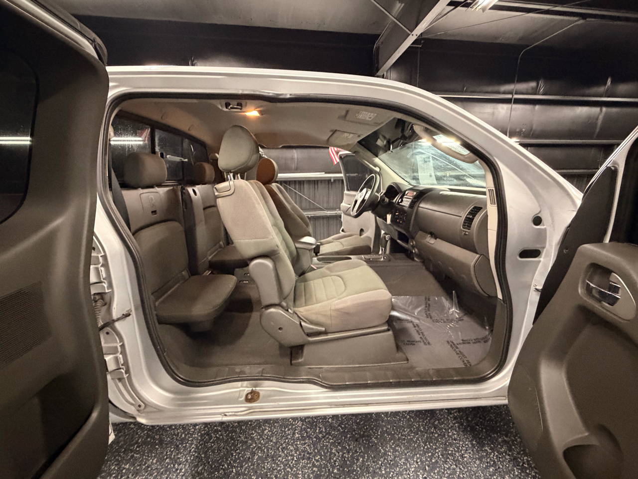 Nissan Frontier 2WD King Cab Auto XE 2007