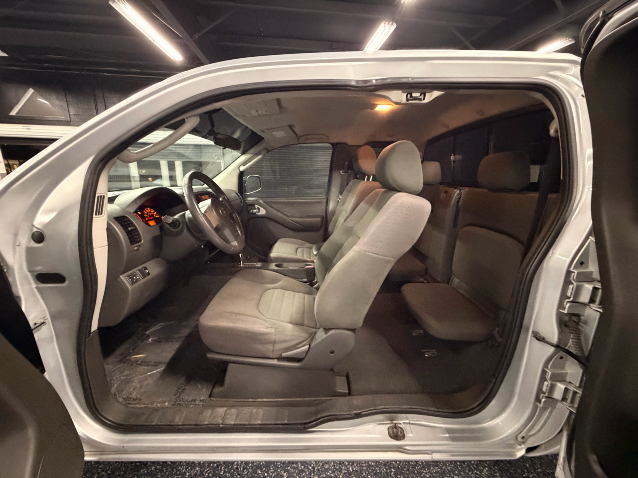 Nissan Frontier 2WD King Cab Auto XE 2007