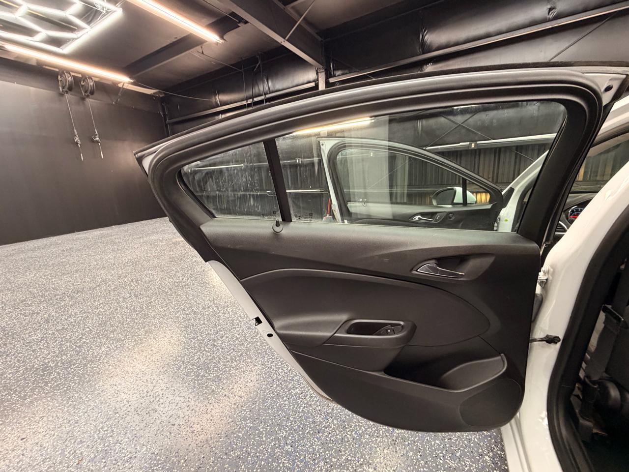 Chevrolet Cruze LS Auto 2017