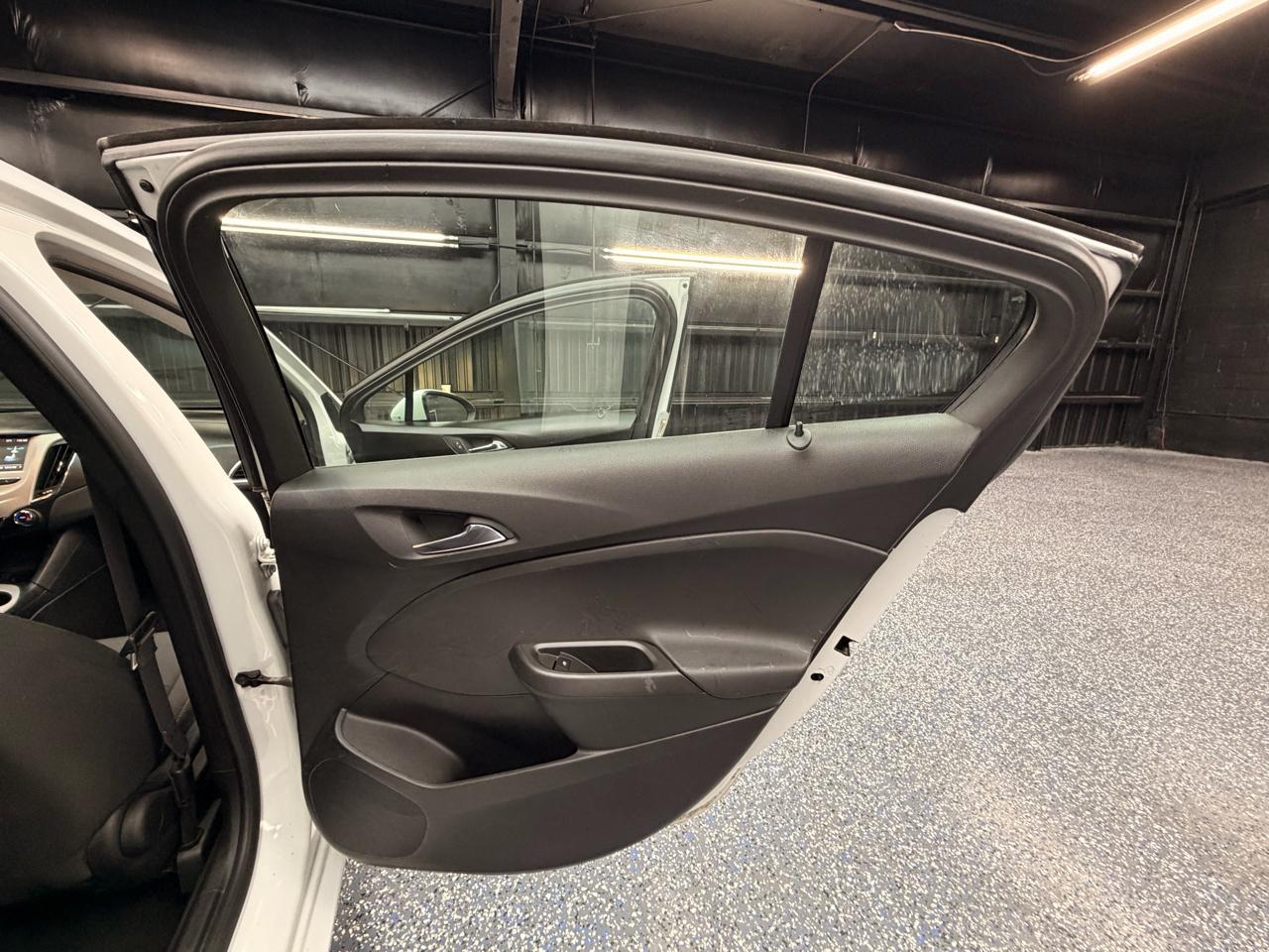 Chevrolet Cruze LS Auto 2017