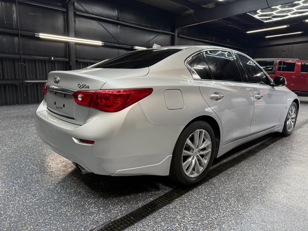 Infiniti Q50 Premium 2014