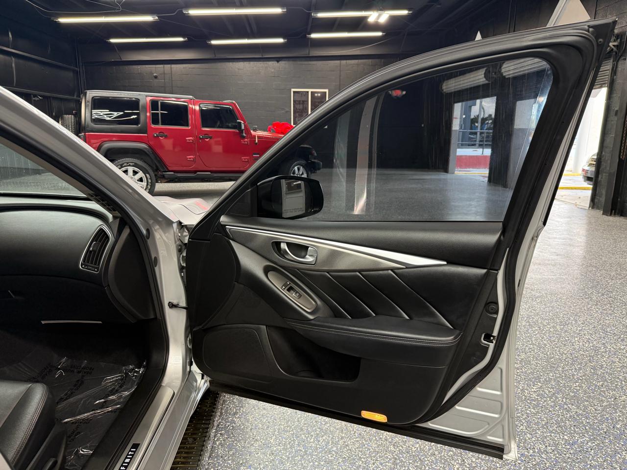 Infiniti Q50 Premium 2014