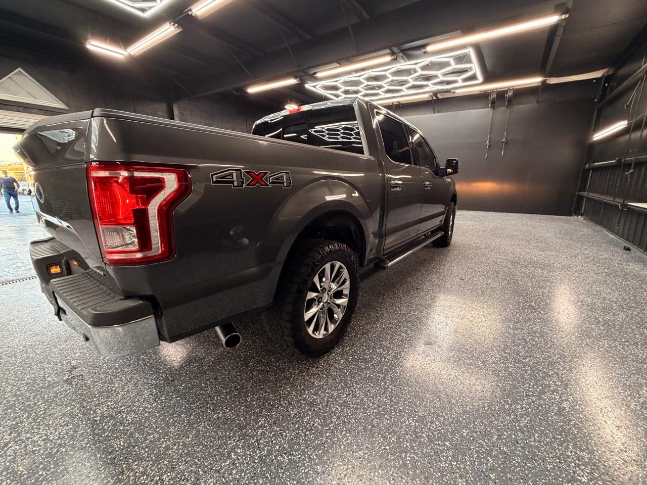 Ford F-150 XL SuperCrew 5.5-ft. Bed 4WD 2015