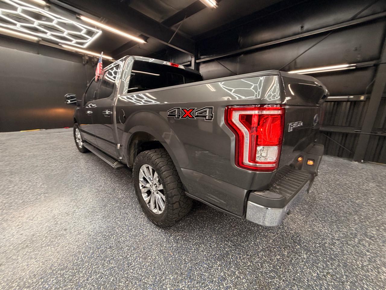 Ford F-150 XL SuperCrew 5.5-ft. Bed 4WD 2015