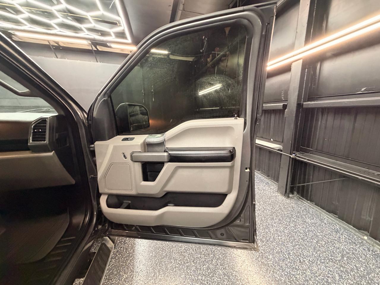 Ford F-150 XL SuperCrew 5.5-ft. Bed 4WD 2015