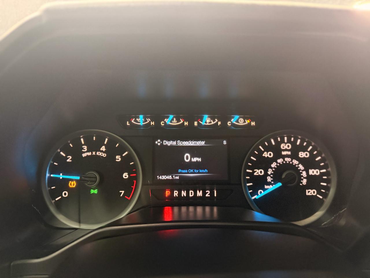 Ford F-150 XL SuperCrew 5.5-ft. Bed 4WD 2015