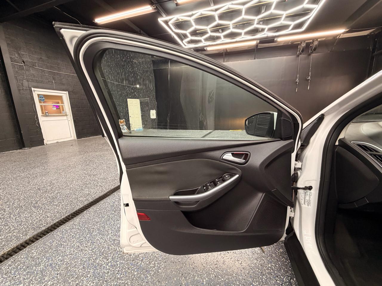 Ford Focus Titanium Hatch 2014