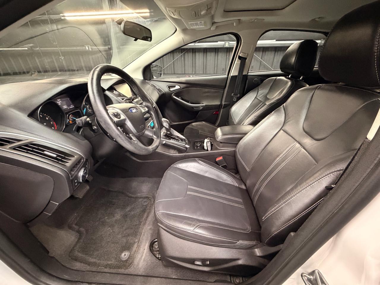 Ford Focus Titanium Hatch 2014