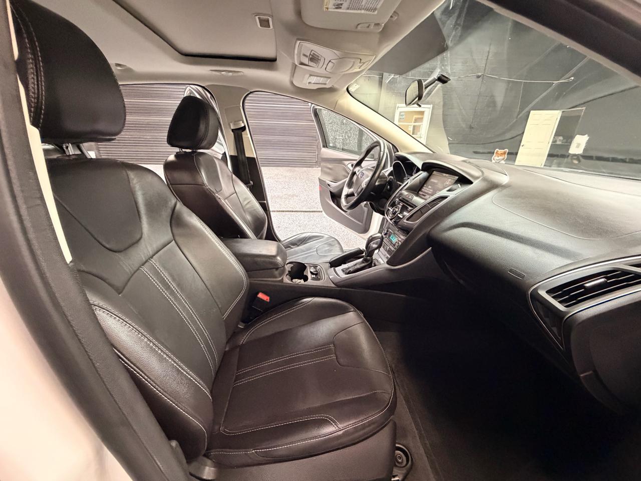 Ford Focus Titanium Hatch 2014